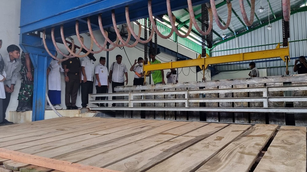 Bentuk Perhatian Terhadap Nelayan, Bupati Hadirkan Pabrik Es